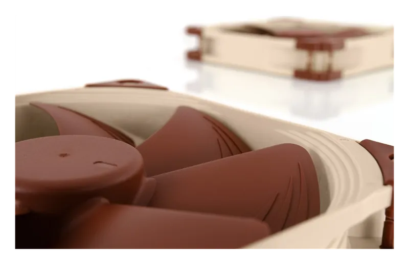Close-up of the Noctua NF-A14 fan hub and blades