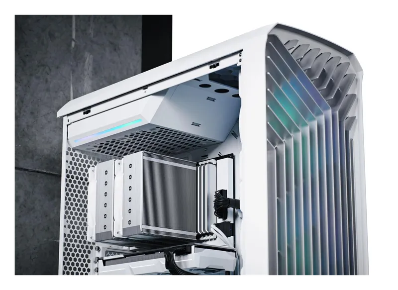 Fractal Design Torrent case in white with a tower cooler inside