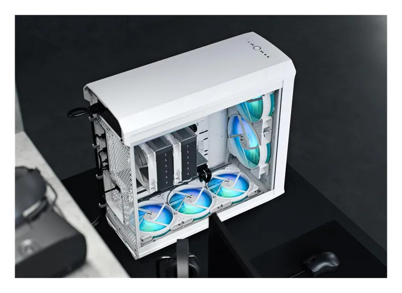 Fractal Design Torrent white case build with RGB fans